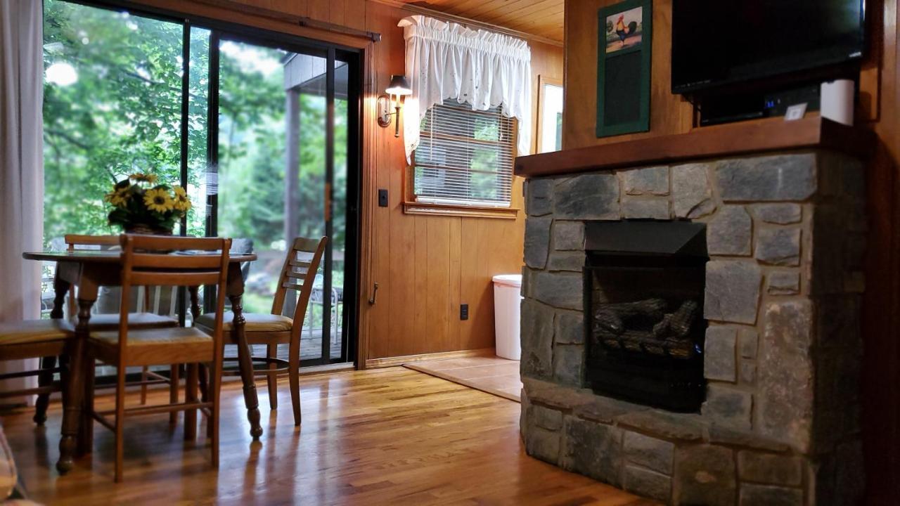 Cozy Creek Cottages Maggie Valley Exterior photo